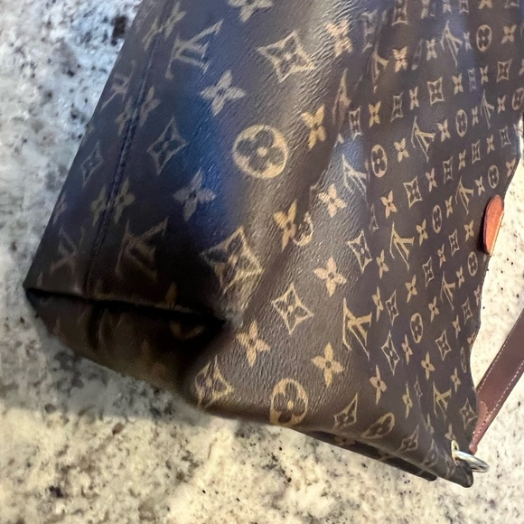 Authentic Louis Vitton Graceful MM Handbag - Picture 9 of 16